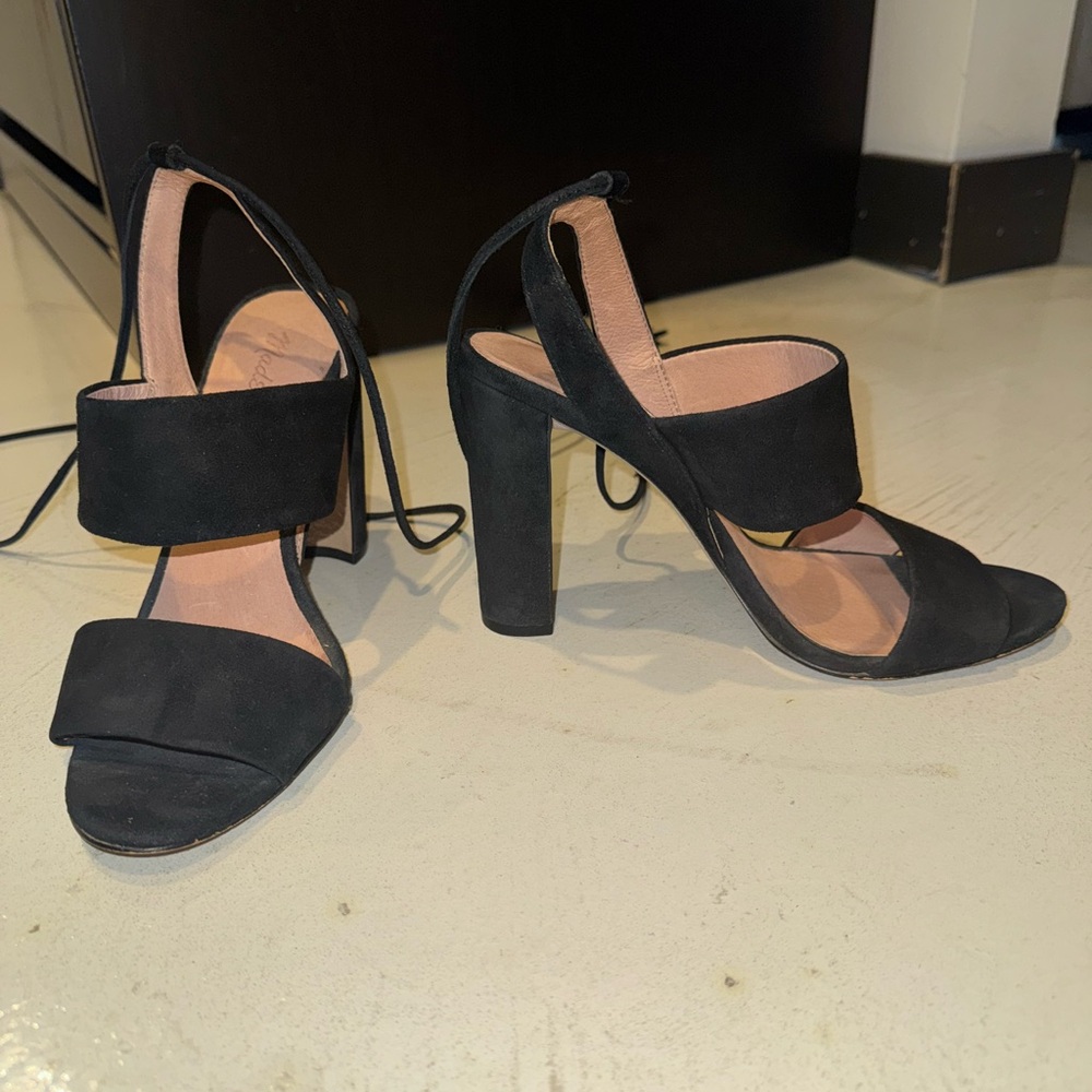 Madewell Octavia Tassel tie heels size 8